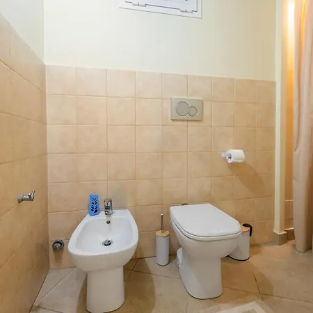 Апартаменты Cozy Near - Ac - For 2